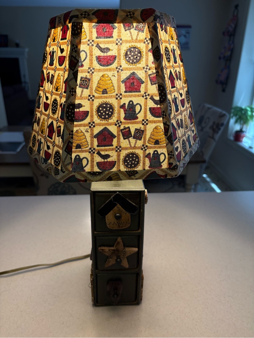 Primitive-Style Country Lamp With Patterned Lamp Shade - Picture 9 of 10